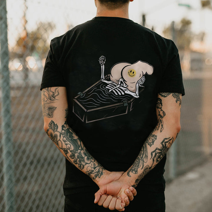 Skull Eat the Naked Ass in the Coffin Graphic Black Print T-shirt