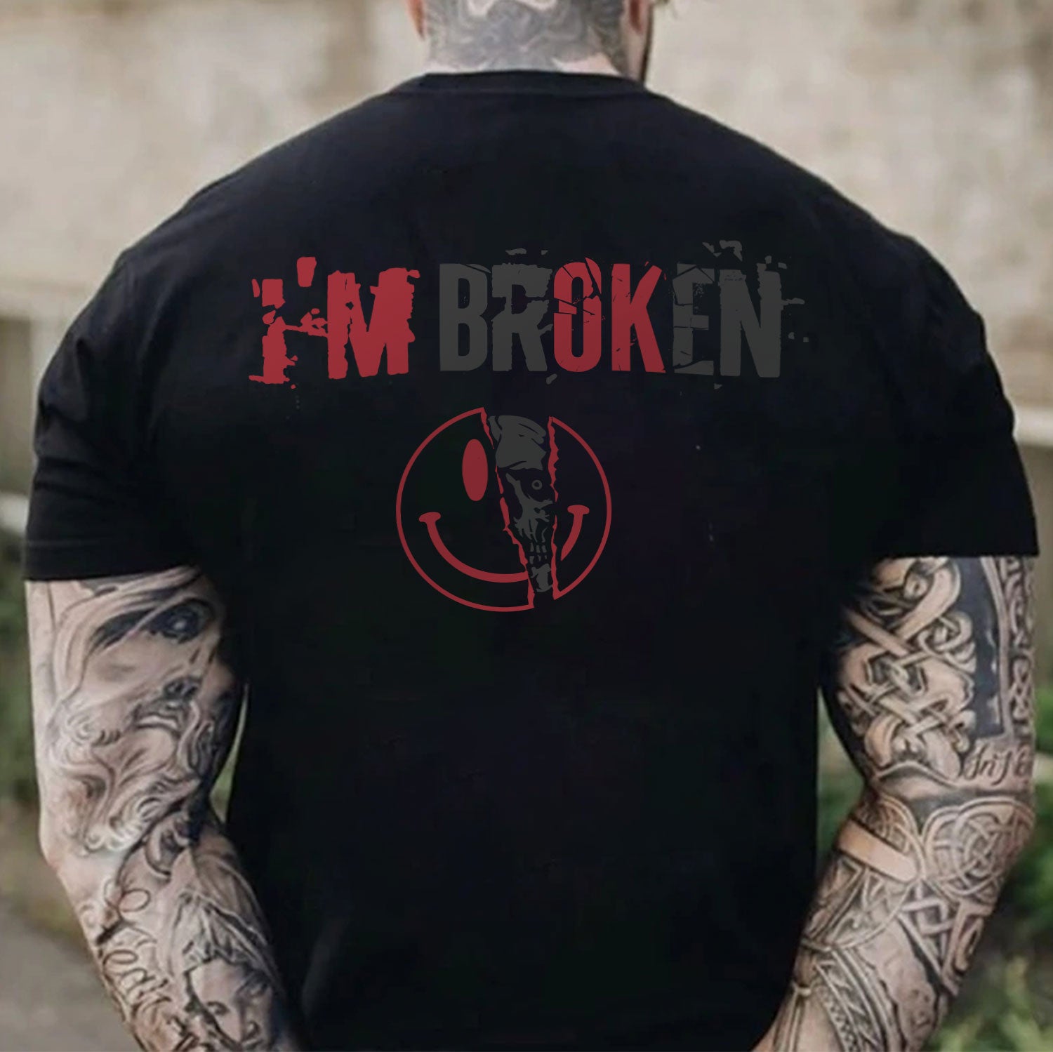 I'M BROKEN and Smiling Face Skull Graphic Casual Black and White Print T-shirt